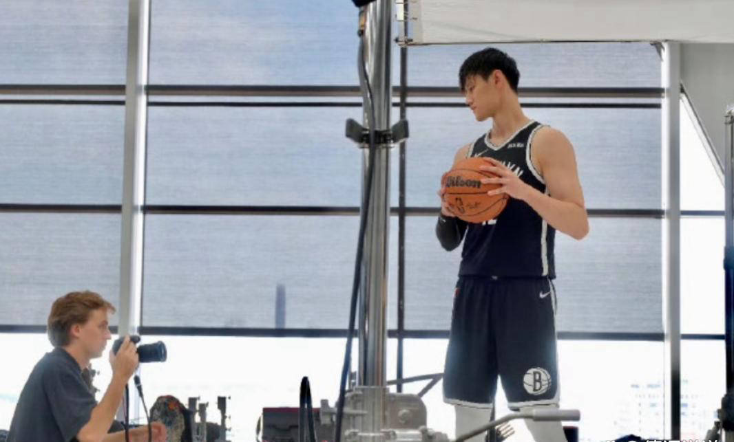 曾凡博努力圆梦NBA，为亚洲球员争口气
