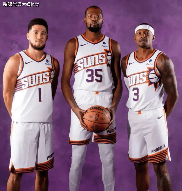 曾经是NBA最年轻的70分先生，如今布克也是老将了
