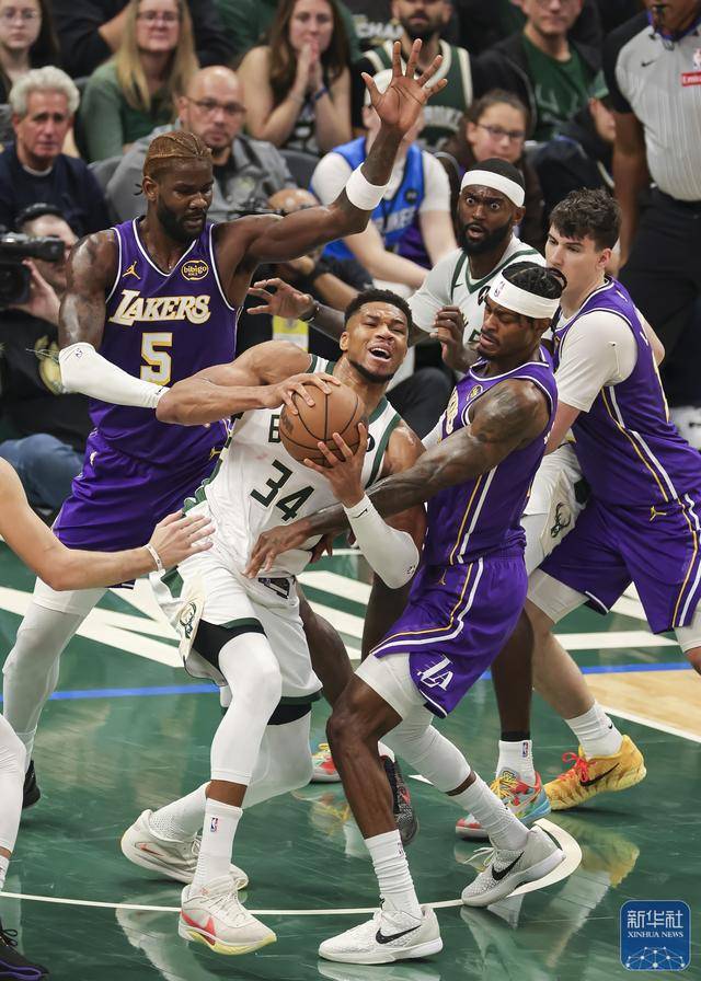 NBA常规赛丨湖人胜雄鹿