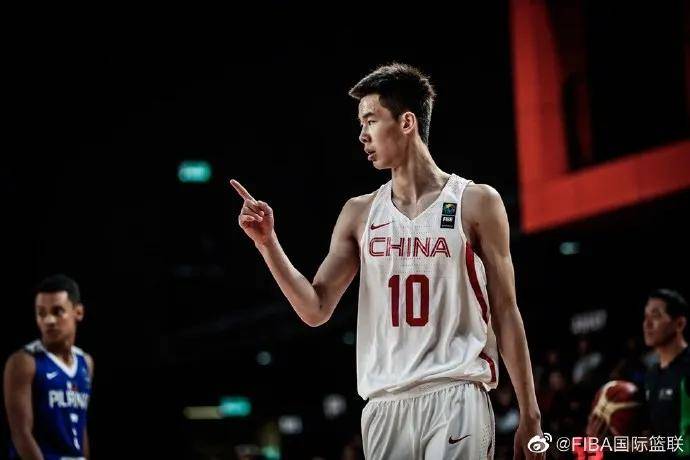 不打了！拒绝NBA训练营合同！中国男篮第一天赋后卫